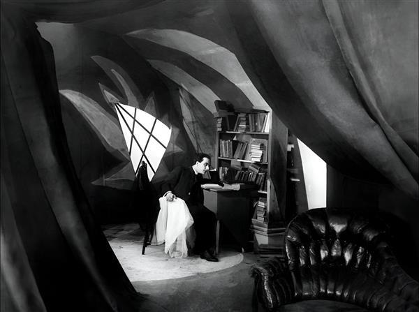 <p><strong>El gabinete del Dr. Caligari / Das Cabinet des Dr. Caligari</strong></p>